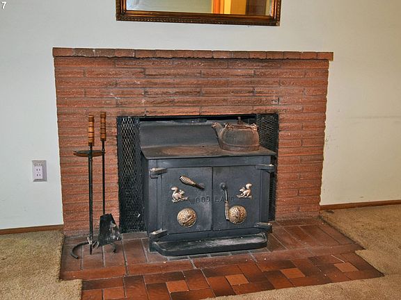4th image of 612 Louisville Way