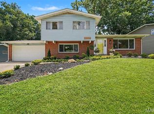 1210 Miremont Dr, Ballwin, MO 63011