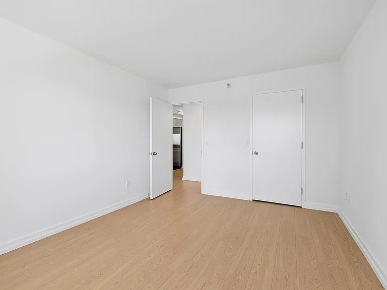 420 W 42nd St #26C — Photo 12