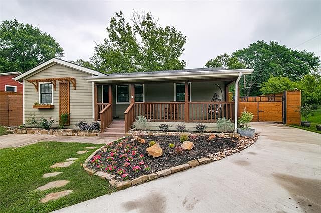 1st image of 302 Elm Dr
