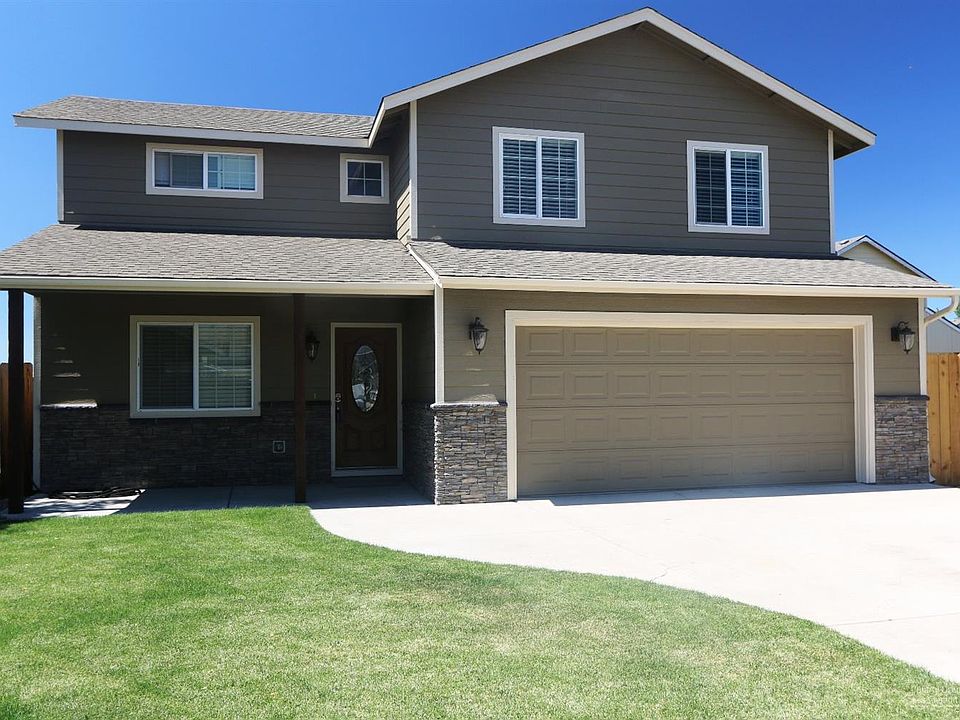 1st image of 611 NE Cobblestone Ln