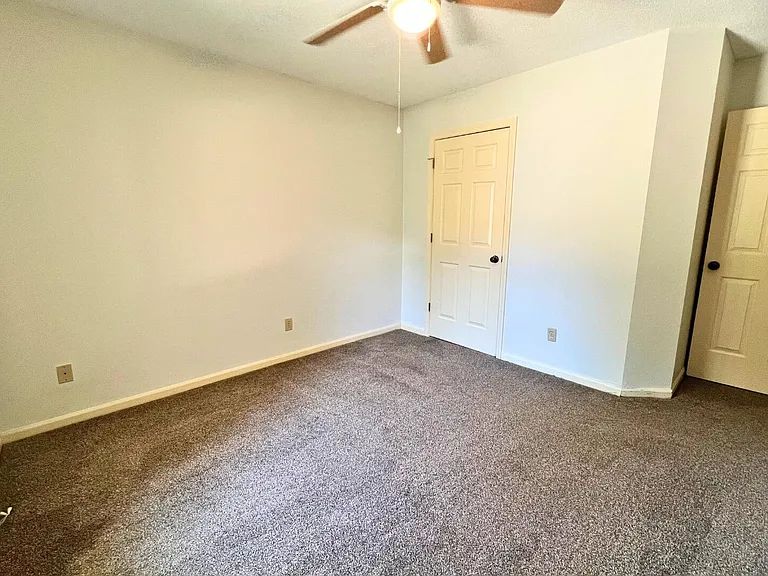 2509 Hollyhock Dr — Photo 35