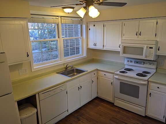 4th image of 1514 Americana Dr