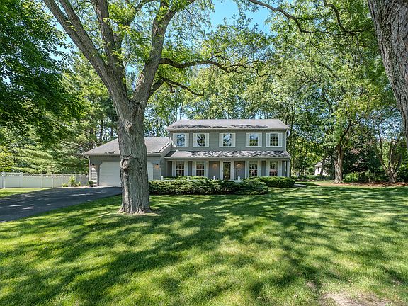 3rd image of 1070 Ashbury Ct