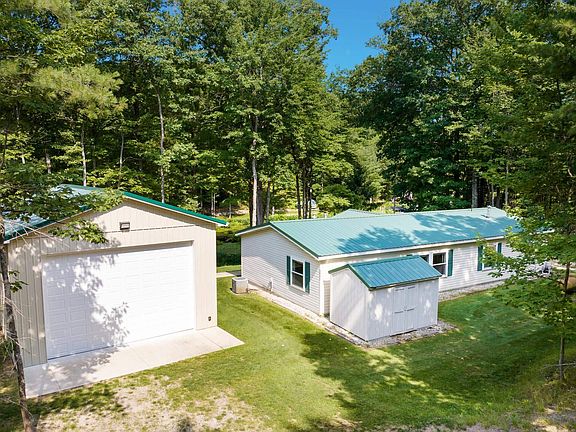 4th image of 3647 Weber Rd