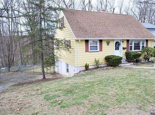 153 Rafkind Rd, Bloomingdale, NJ 07403