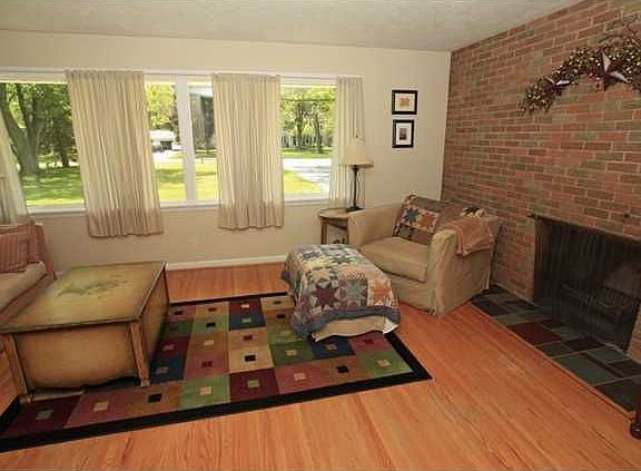 5th image of 56 Larchwood Dr