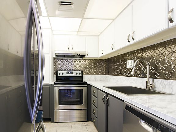 5th image of 1000 West Ave APT 1107