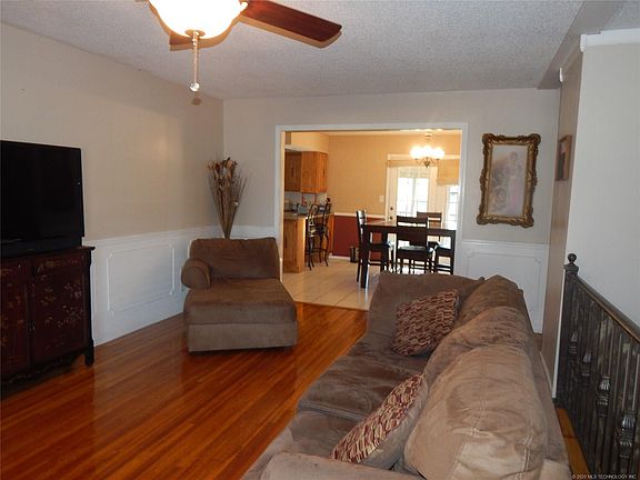 4th image of 10128 E 22nd Pl