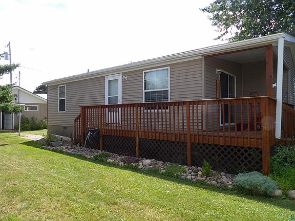2nd image of 118 4th Ave S