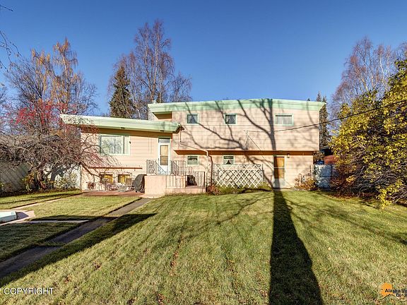 5th image of 2061 Forest Park Dr