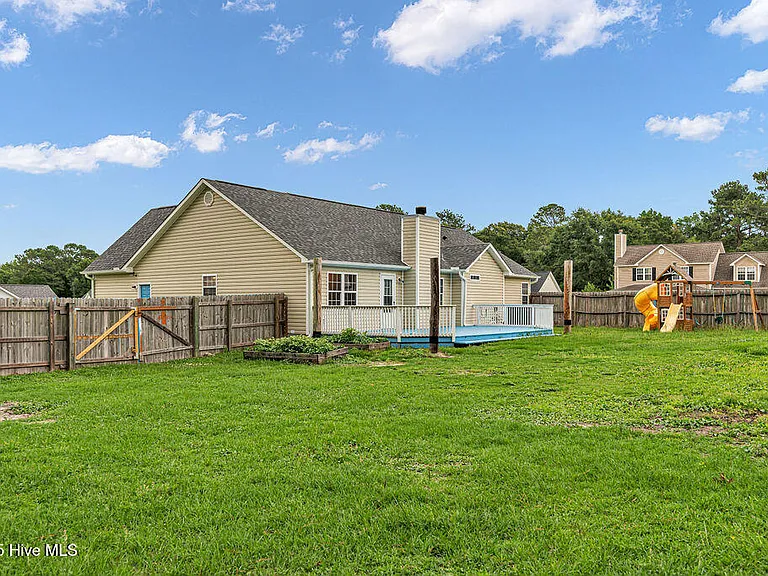 201 Ross Ct — Photo 33