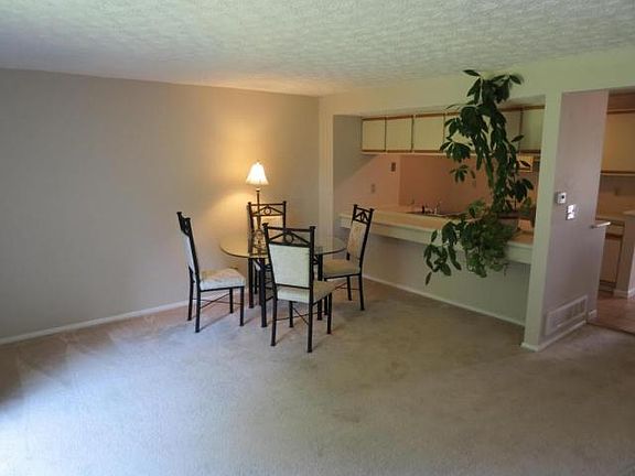 5th image of 6685 Manring Ct