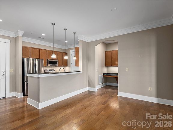 4th image of 42 Schenck Pkwy #202