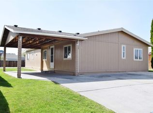 428 N Douglas Ave, Pasco, WA 99301