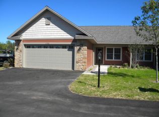 1702 N Creek Cir, Marquette, MI 49855