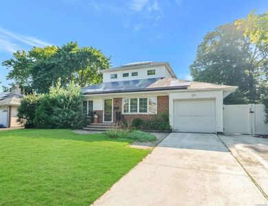 38 Charmian Street, Huntington Station, NY, 11746