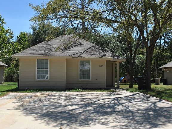 5th image of 2215 Southside Dr
