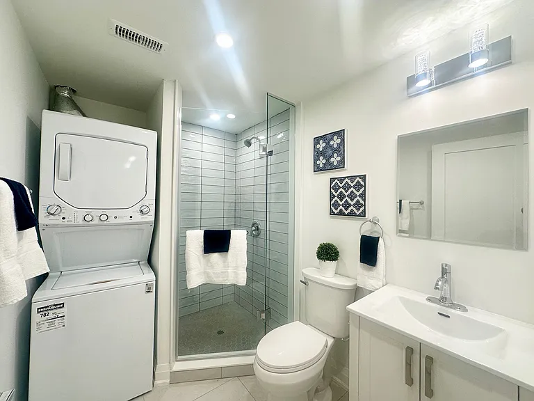 272 High Park Ave — Photo 10