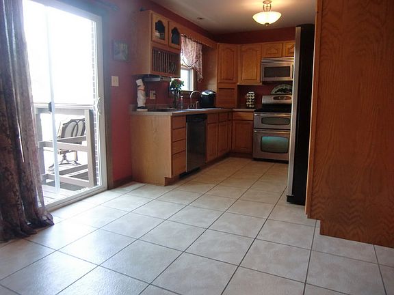 4th image of 8984 Herbert Ct