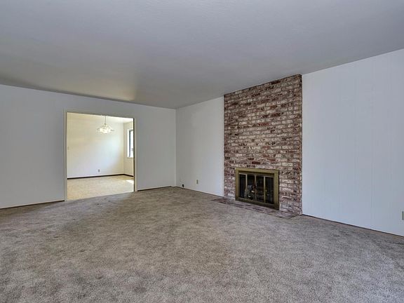 5th image of 1455 Dove Ln