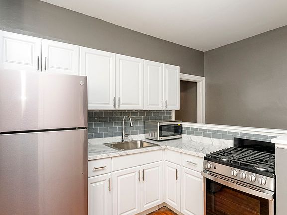 4th image of 7434 Boyer St #1