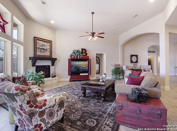 5th image of 468 Oak Brook Dr