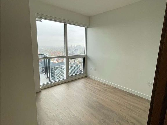 5th image of 95 McMahon Dr #3608