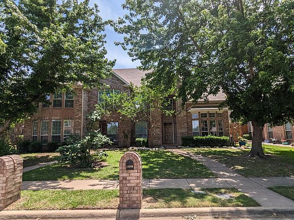 3rd image of 11369 Chaucer Dr