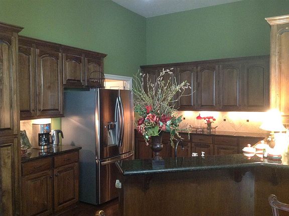 4th image of 920 Sweetwater Dr