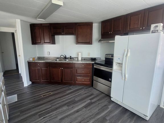 3rd image of 37 Frederick Ave