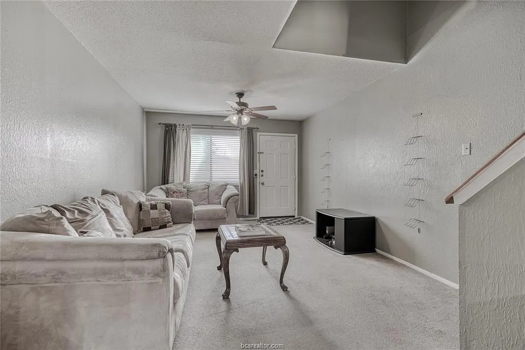 2 bed, 1116 sqft, $1,050 — Photo 4