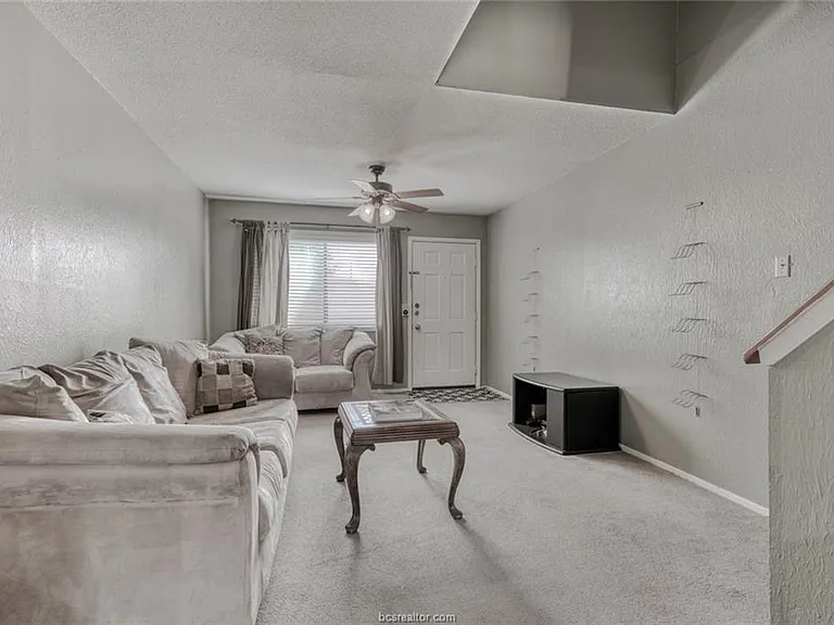 4401 Carter Creek Pkwy #15 — Photo 4
