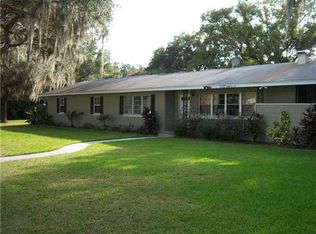 31339 Saunders Dr, Tavares, FL 32778