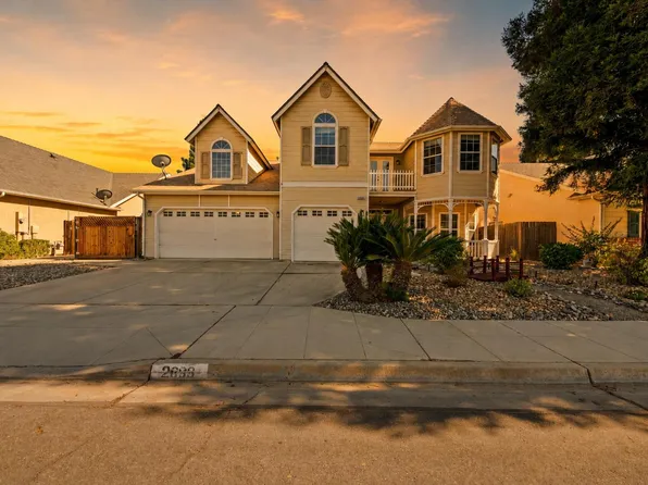 2693 E Lester Ave, Fresno, CA 93720