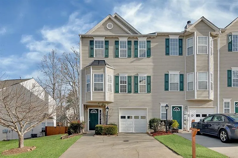 1641 Indian Way photo 1