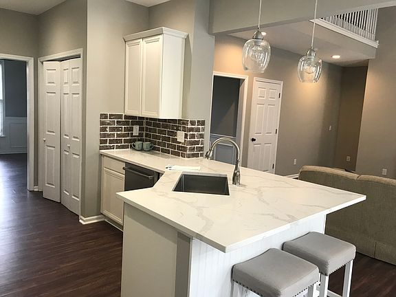 3rd image of 349 Laurel Glen Xing