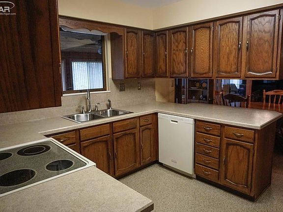5th image of 9345 La Spezia Dr