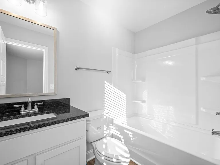 919 Martin St #E — Photo 17