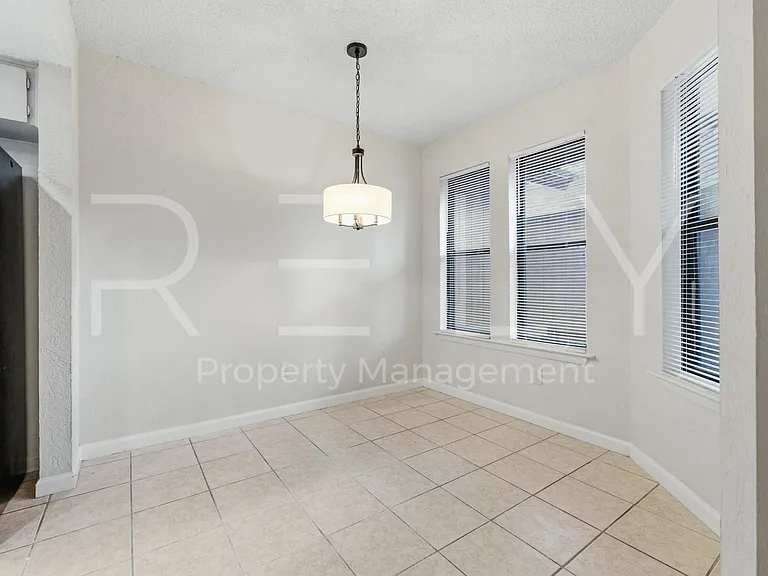 1005 Milford Way #A — Photo 11