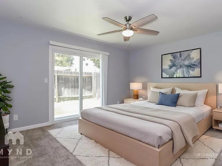 9835 Honey Bear Ln — Photo 4