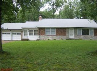30 Nob Hill Dr, Saint Louis, MO