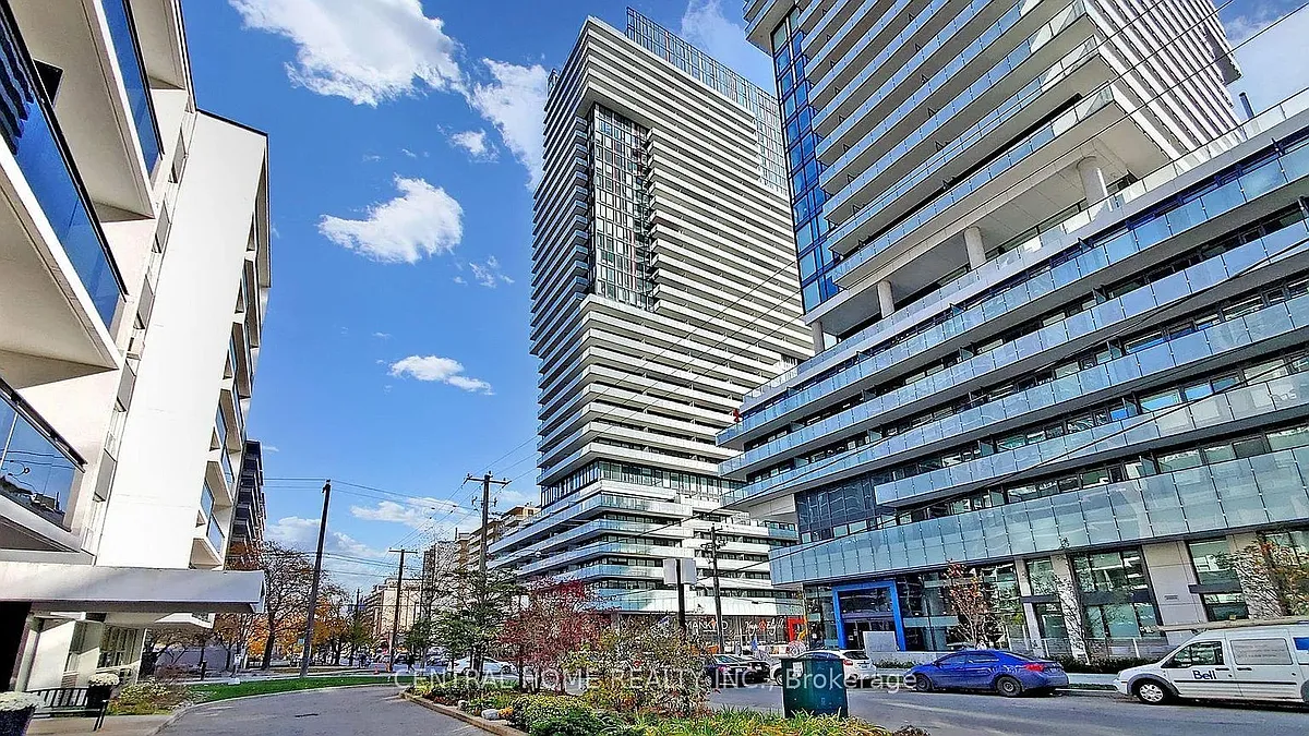 Photo 1 of 24 - 185 Roehampton Ave #1703 - Toronto, ON Primary Photo - 185 Roehampton Ave #1703