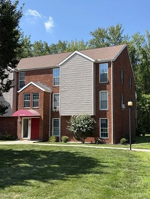 2 bed, 1.0 bath, 959 sqft, $2,100 — Photo 2