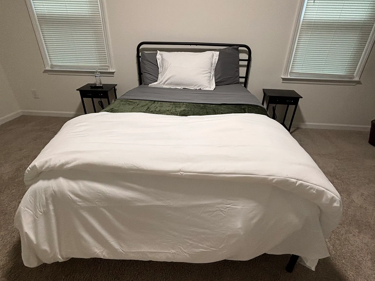 1 bed, 2250 sqft, $1,200 — Photo 1