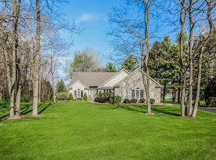 1933 Mist Wood Dr, Howell, MI 48843