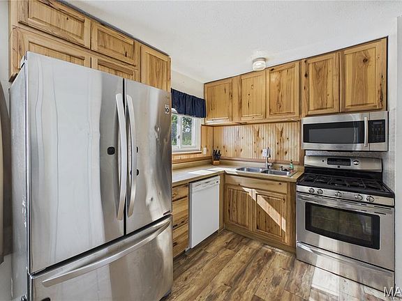 5th image of 2552 Medford Dr