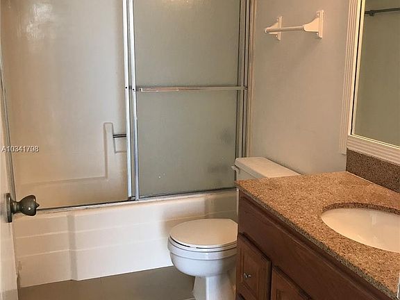 4th image of 13499 Biscayne Blvd APT 1007