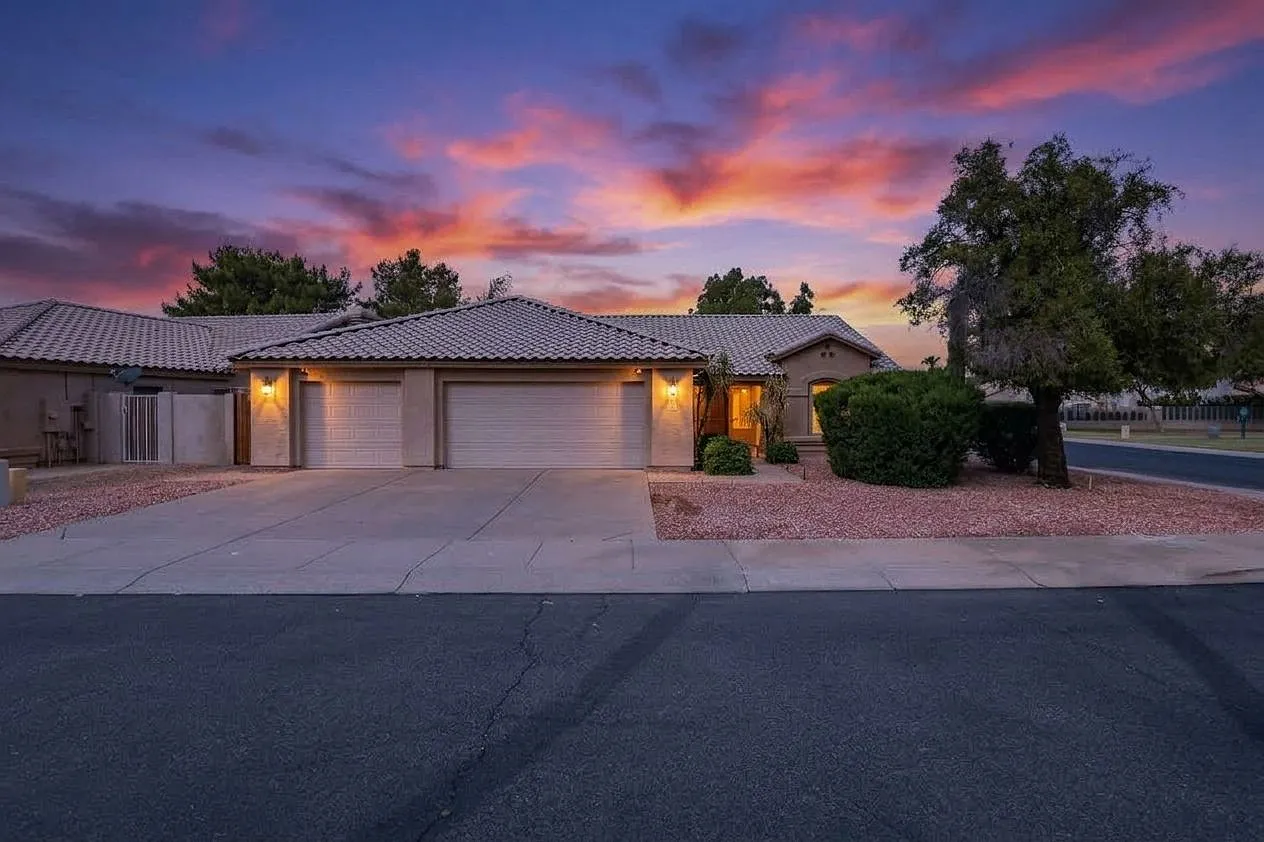 4 bed, 2142 sqft, $3,000 — Photo 2