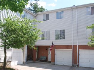 86 Ilyssa Way, Staten Island, NY 10312